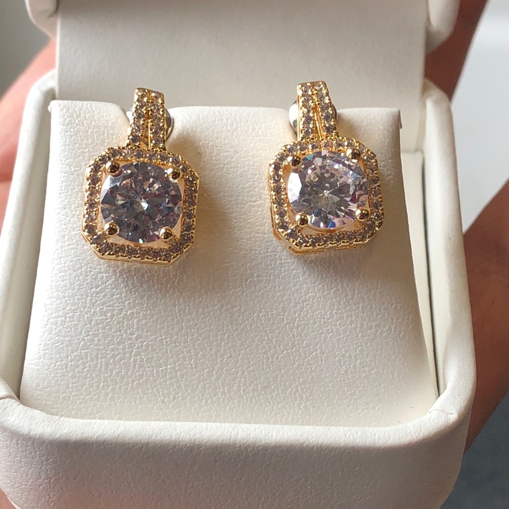 Studs Earrings AAAAA cz Sterling Silver - Picture 1 of 3